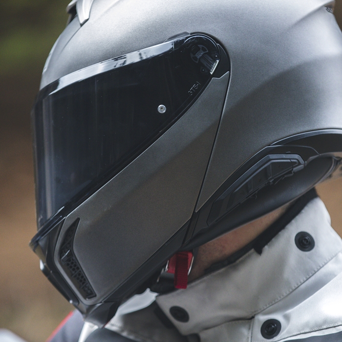 Motorrad Helm reinigen - So kriegst Du Visier und Polster sauber – Detailify