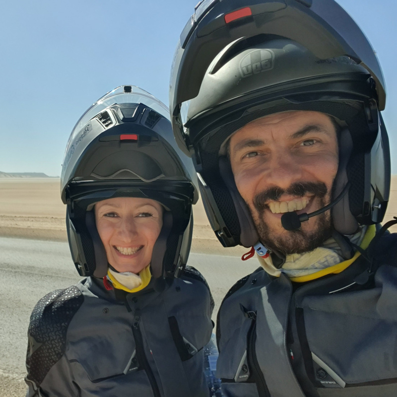 Motorradreise in Afrika in der Wüste, von Marokko nach Dakar